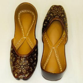 Punjabi Jutti Heavy Aari Work centre flower2507