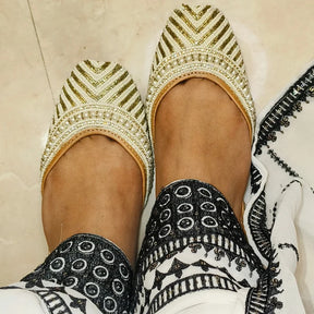 Punjabi Jutti Heavy Pearl Work 20260345