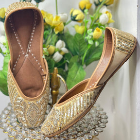 Punjabi Jutti Heavy Golden Work2803