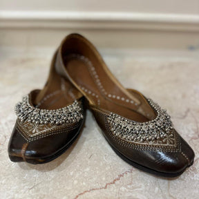 GHUNGROO Punjabi Jutti casual in leather work 03121
