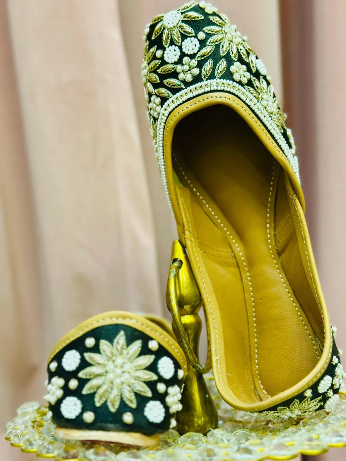 Punjabi Jutti Heavy Pearl Work 20260351