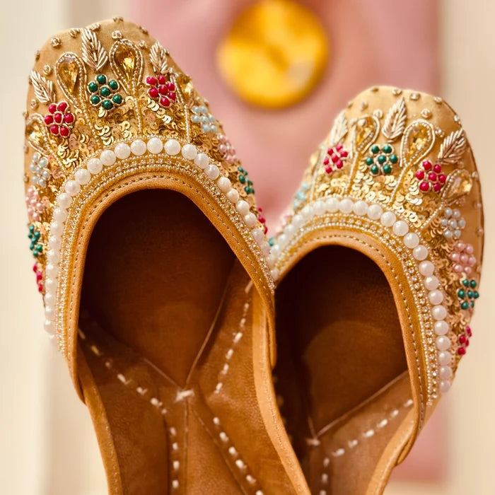 Punjabi Jutti heavy multi flower stone Work20260337
