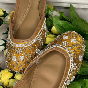 Punjabi Jutti Heavy Pearl Work 20260349