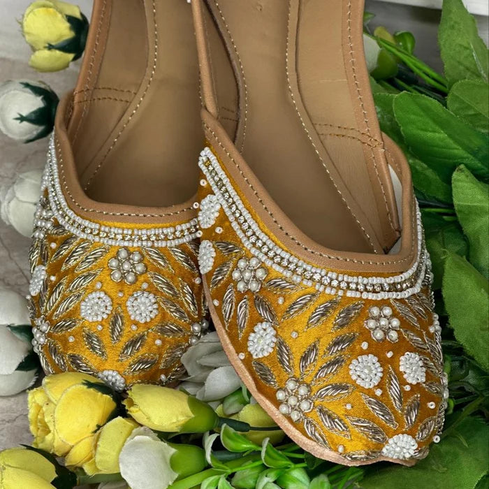 Punjabi Jutti Heavy Pearl Work 20260349