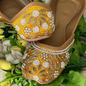Punjabi Jutti Heavy Pearl Work 20260349