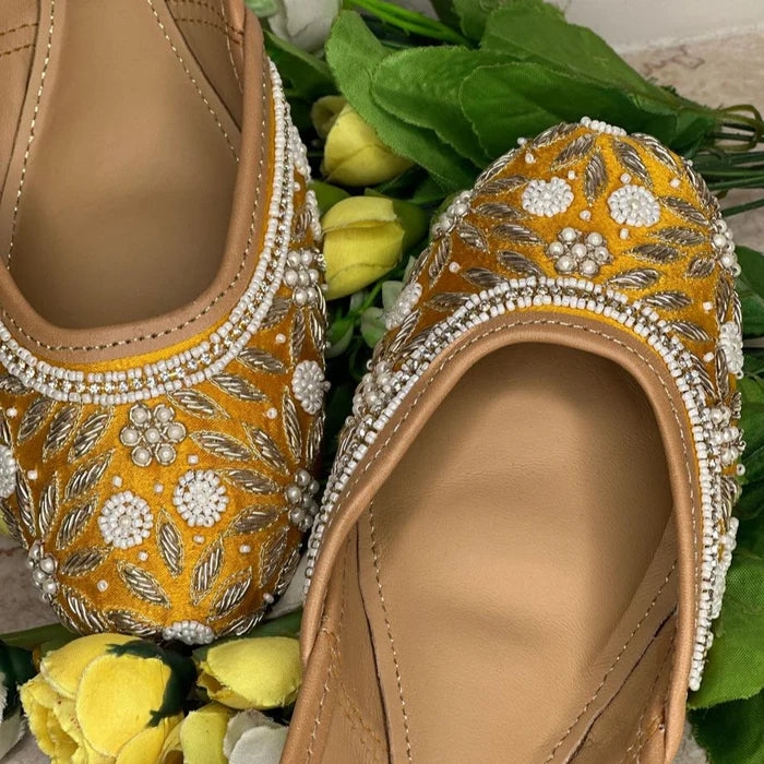 Punjabi Jutti Heavy Pearl Work 20260349
