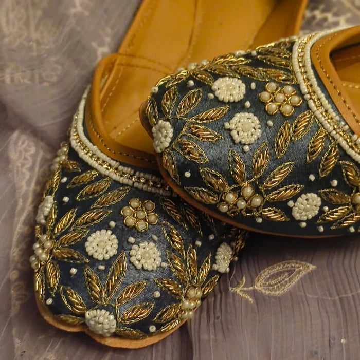 punjabi jutti heavy pearl work 20260343