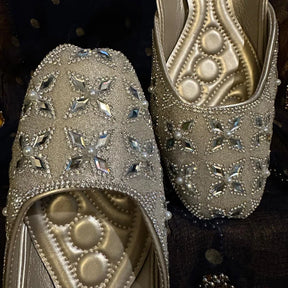 Punjabi Jutti heavy flower pearl side cut work 20260324