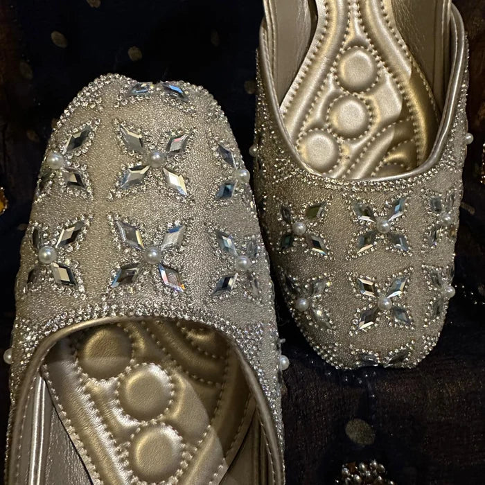 Punjabi Jutti heavy flower pearl side cut work 20260324