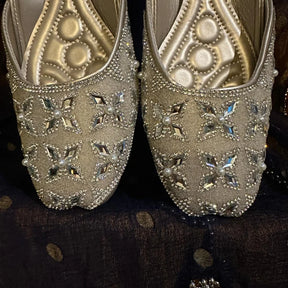 Punjabi Jutti heavy flower pearl side cut work 20260324