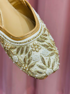 Punjabi Jutti Heavy Pearl Work3225